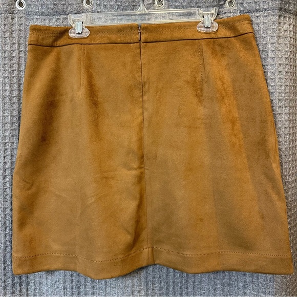NWT - LOFT Outlet Suede Skirt - Size 14 - Picture 3 of 4